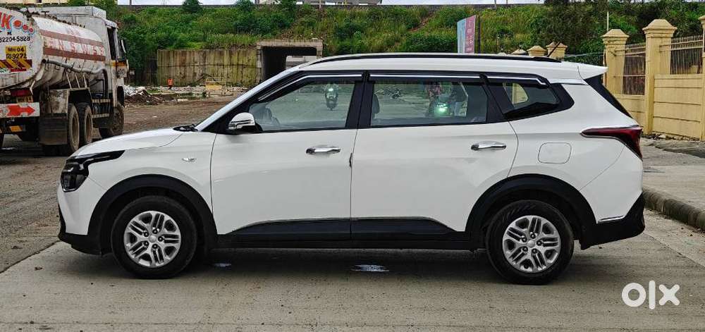 Kia Carens G 1.5 6mt Premium (o) 7-seater, 2023, Petrol