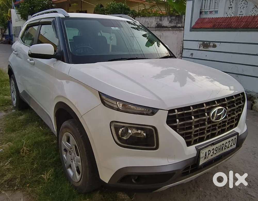 Hyundai Venue 2021 Petrol Well Maintained