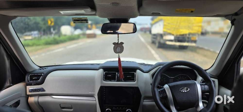 Mahindra Scorpio S10 8 Seater, 2016, Diesel