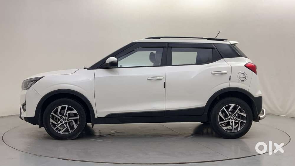 Mahindra Xuv300 1.2 W8 (o) Amt Petrol, 2022, Petrol