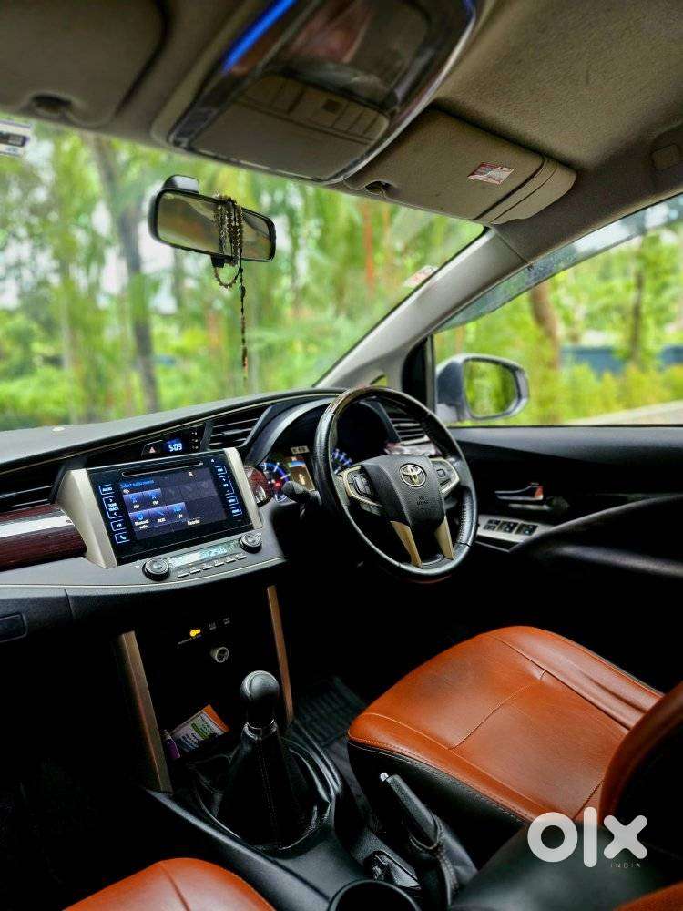 Toyota Innova Crysta 2.4 V, 2016, Diesel