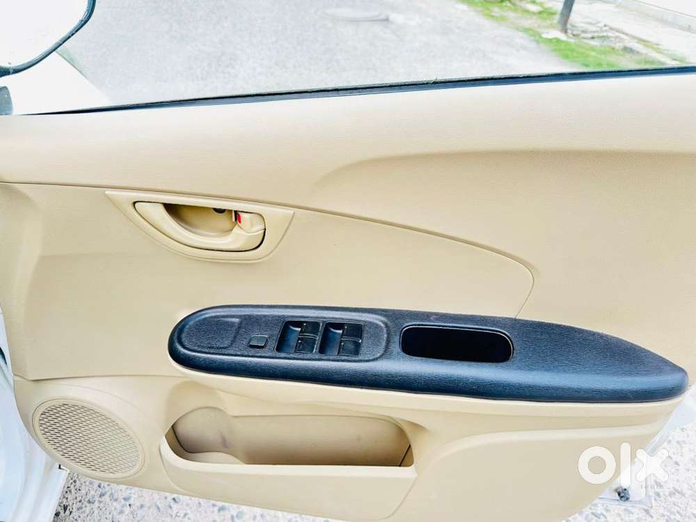 Honda Amaze 2015 July Petrol Well Maintained