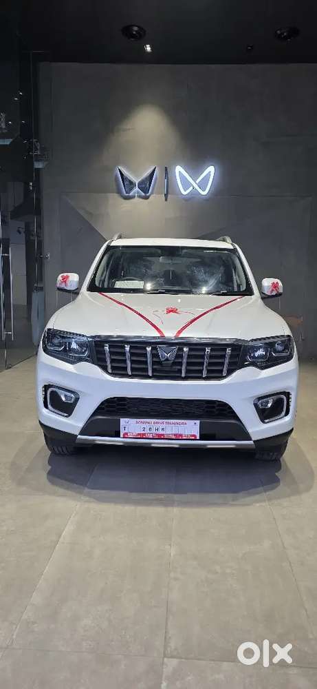 Mahindra Scorpio Z8 Select 2026