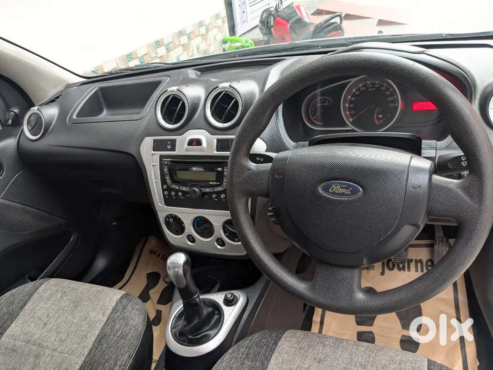 Ford Figo Zxi 2013 Petrol Manual Orignal Paint New Tyers Full Insuranc