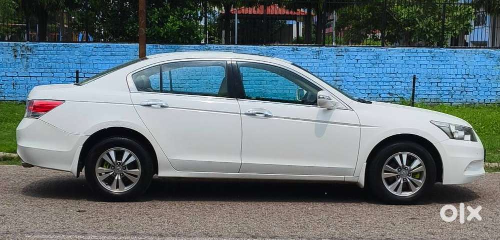 Honda Accord 2.4 Manual, 2012, Petrol