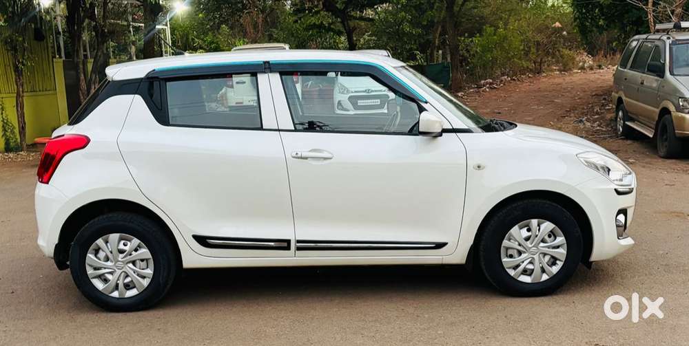 Maruti Suzuki Swift Vxi + Manual, 2021, Petrol