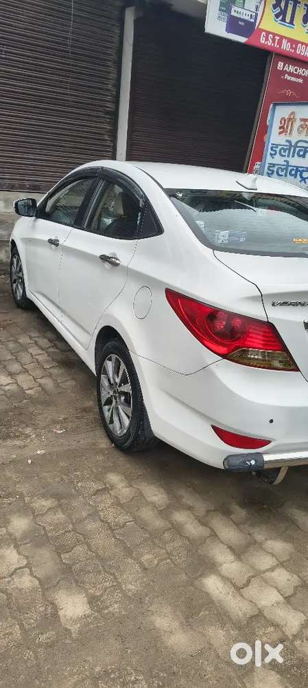Hyundai Verna 2015