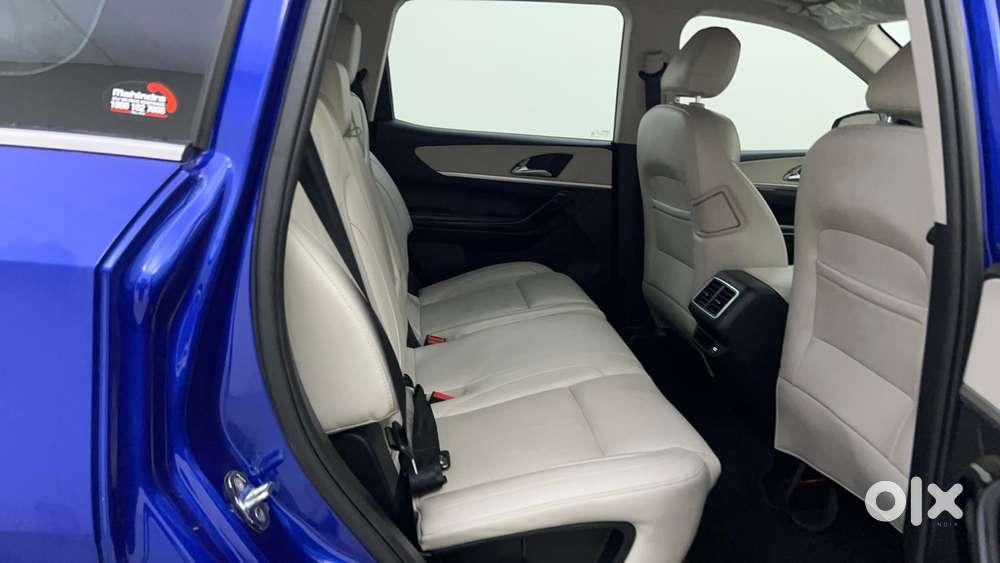 Mahindra Xuv700 2.2 Ax 7 Diesel Mt Luxury Pack Str, 2023, Diesel