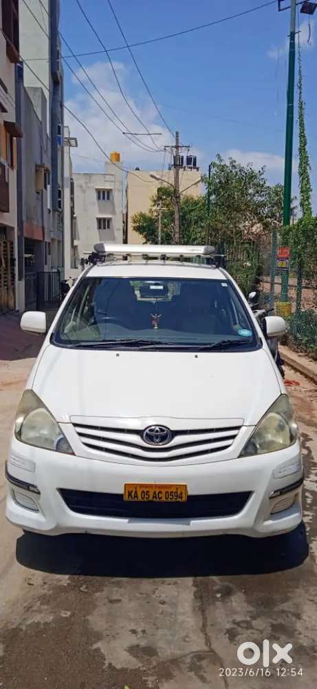 Toyota Inova 2010