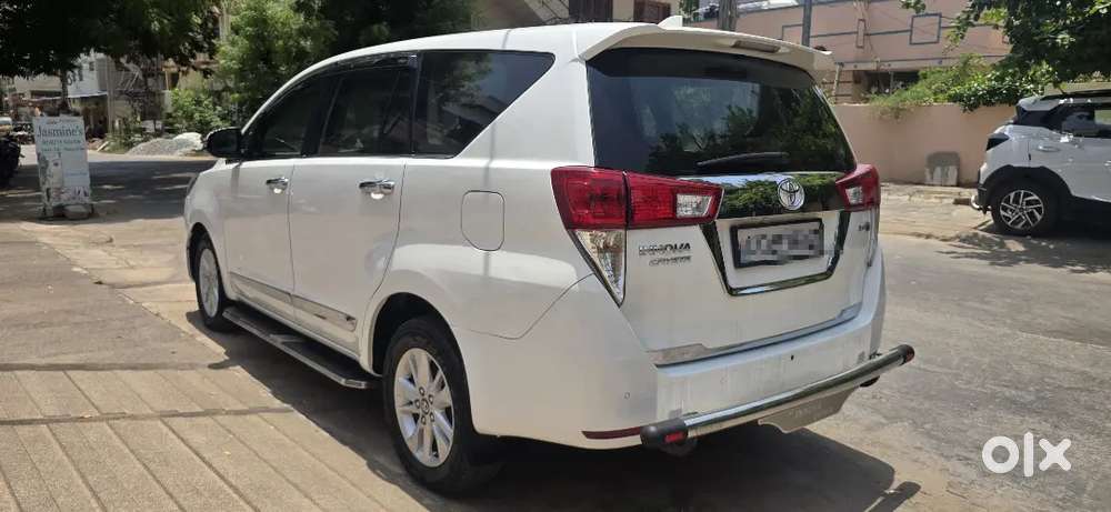 Toyota Innova Crysta 2020 G 8 Setter (showroom Track)