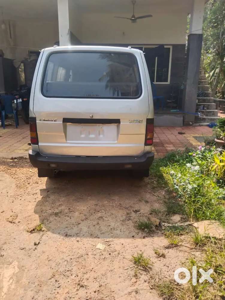 Maruti Suzuki Omni 2011