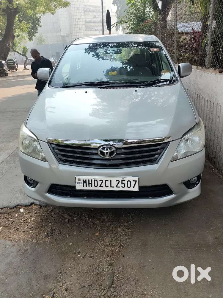 Toyota Innova 2012