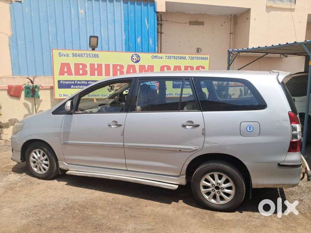 Toyota Innova 2.5 V 8 Str, 2013, Diesel