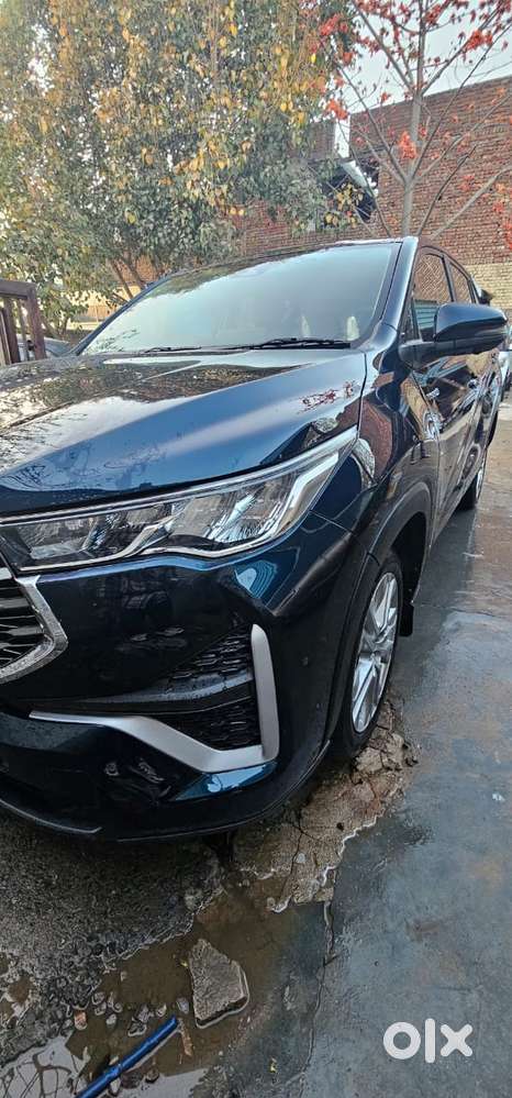 Toyota Innova Hycross 2.0 Zx Hybrid 7 Str, 2023, Cng & Hybrids