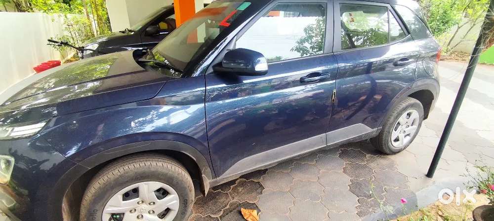 Hyundai Venue 2021 Petrol 22500 Km Driven Good Condition