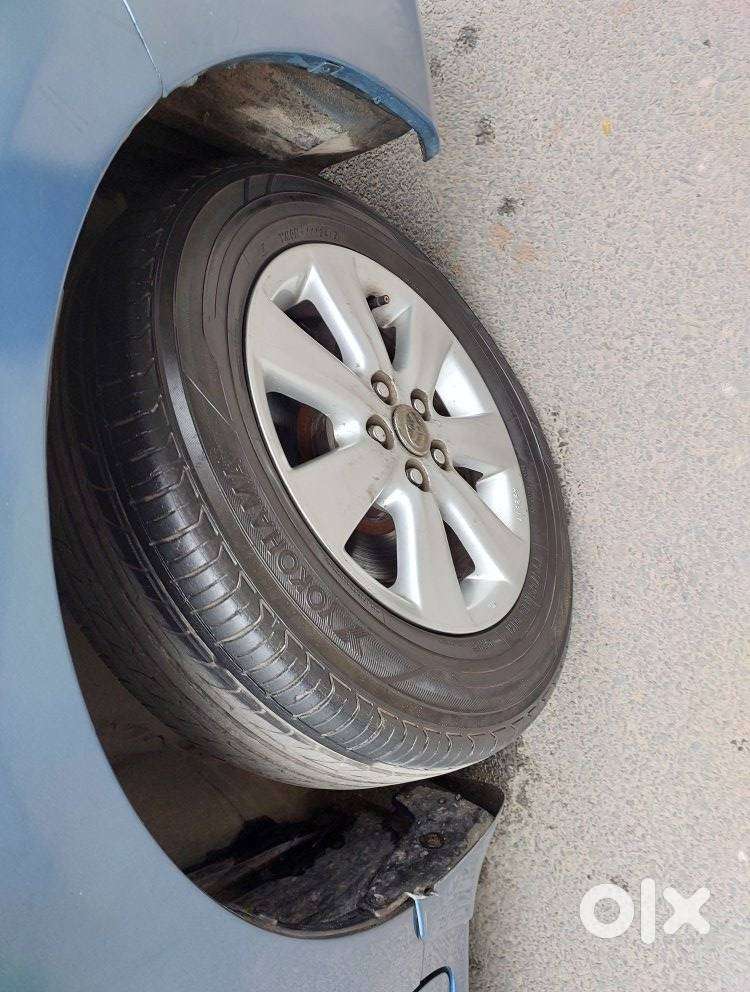 Toyota Corolla Altis Facelift, 2011, Petrol