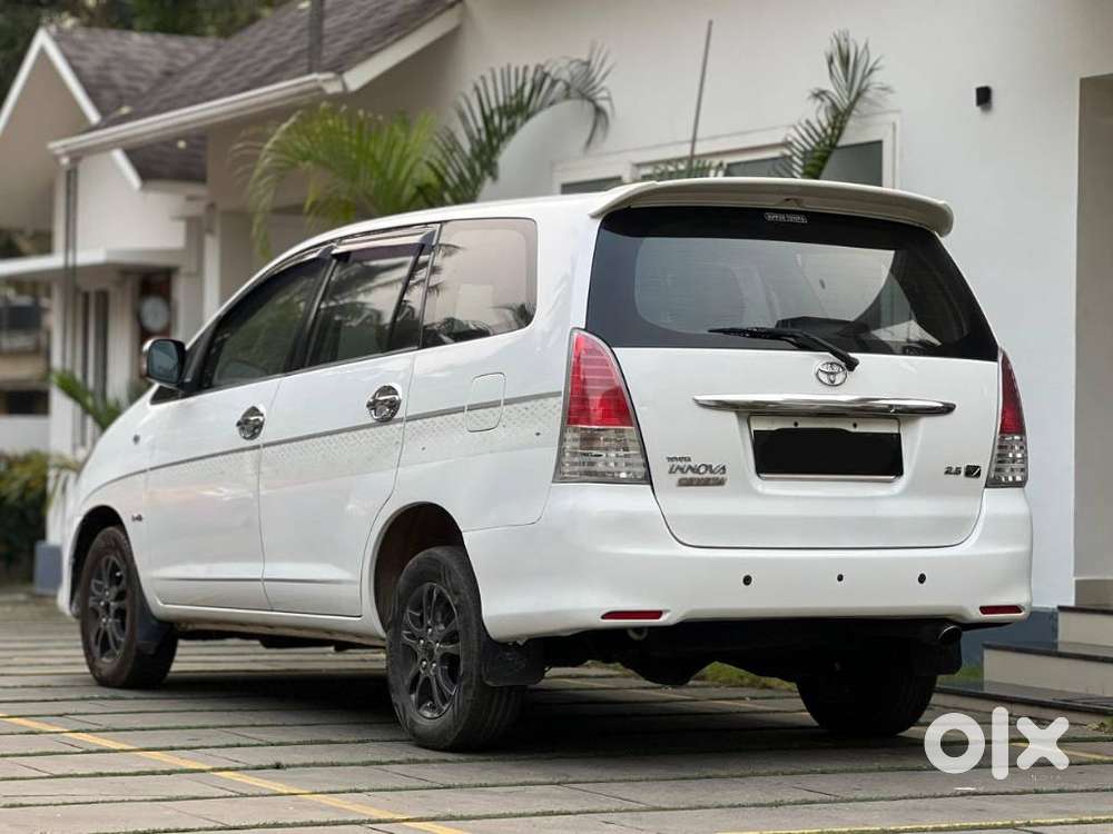 Toyota Innova 2004-2011 2.5 V Diesel 7-seater, 2011, Diesel