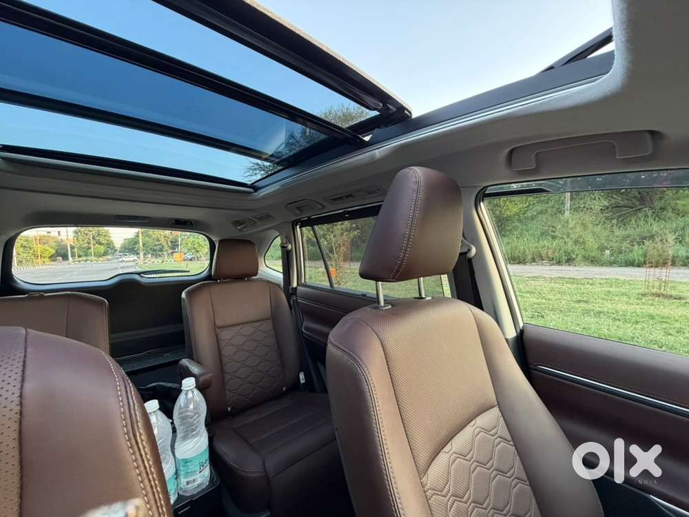 Toyota Innova Hycross 2025 16000 Km Driven