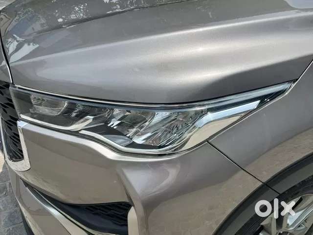 Toyota Innova Hycross 2.0 Zx (o) Hybrid 7 Str, 2024, Petrol