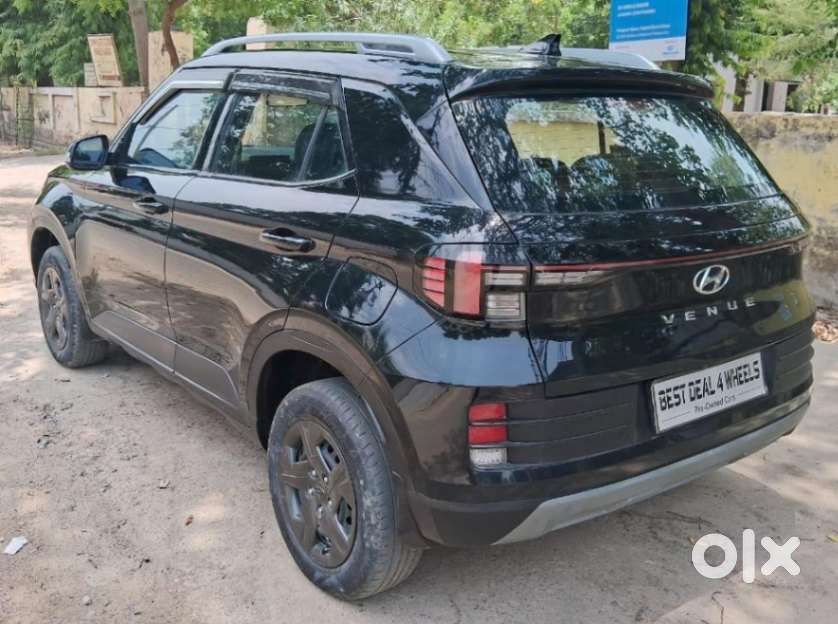 Hyundai Venue 1.2 S (o), 2024, Petrol