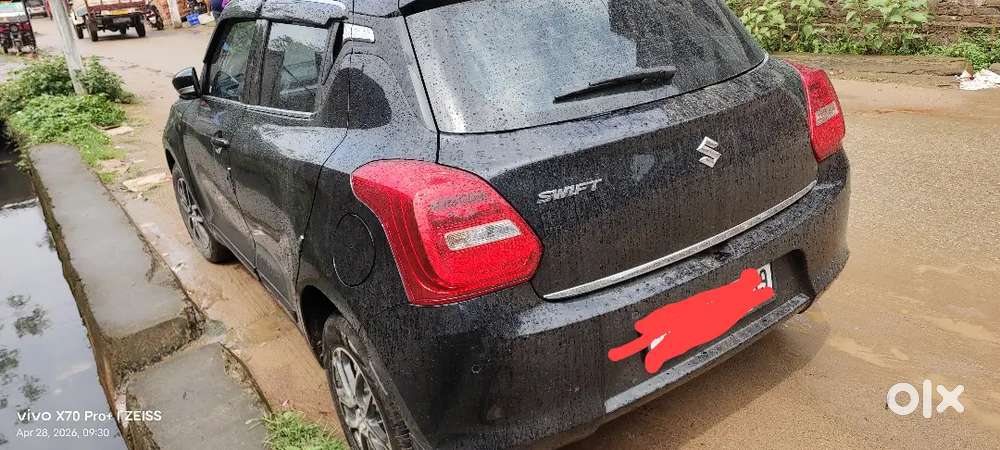Maruti Suzuki Swift 2025 Petrol 11000 Km Driven. Buttons Start