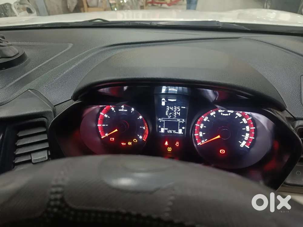 Mahindra Xuv300 2022 Petrol 12800 Km Driven