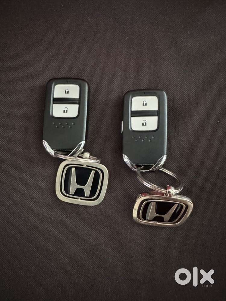 Honda Jazz. Automatic. 5000km. Top Variant.