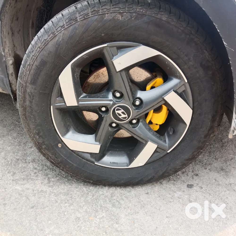 Hyundai Venue 2019 Petrol Well Maintained