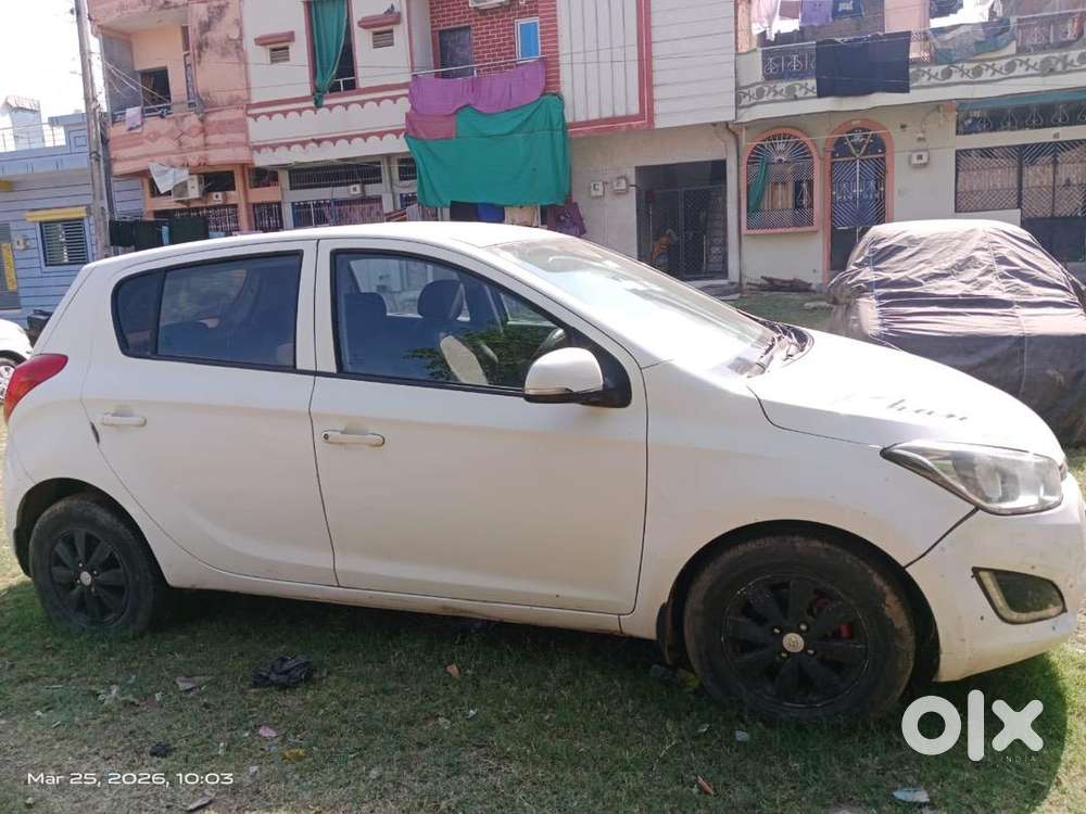 Hyundai New I20 2013 Diesel 200000 Km Driven