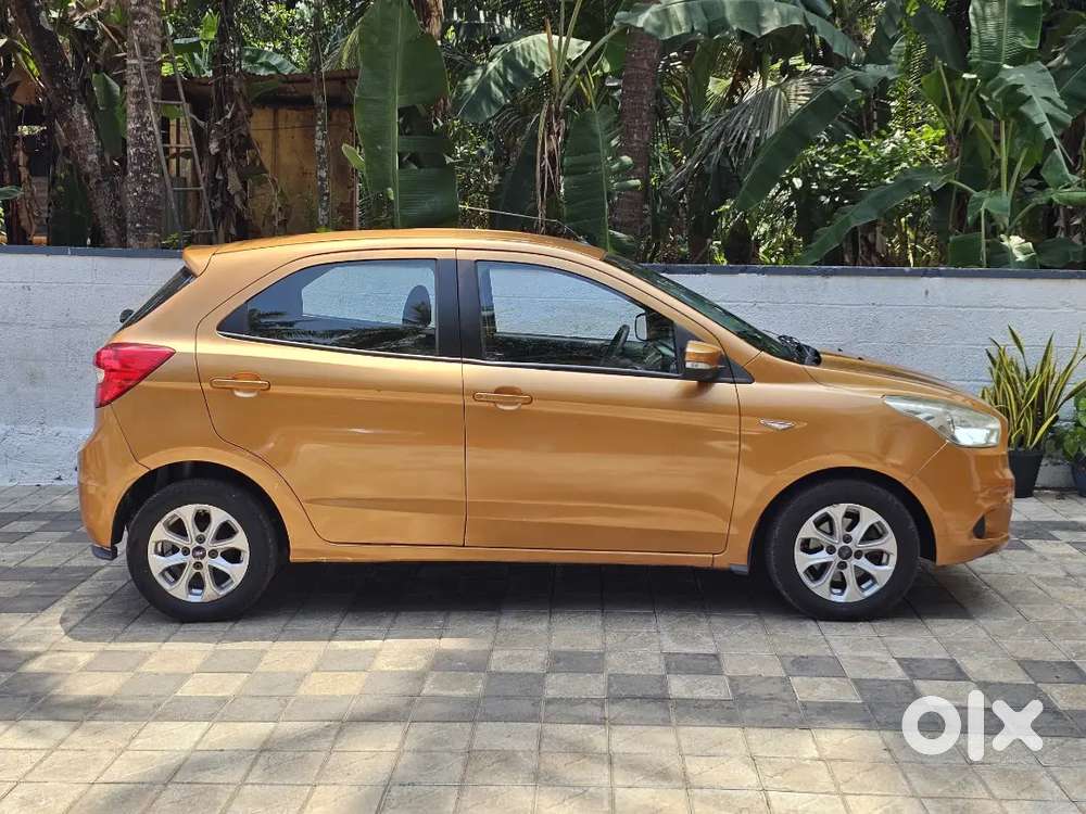 2016 Ford Figo Titanium Petrol