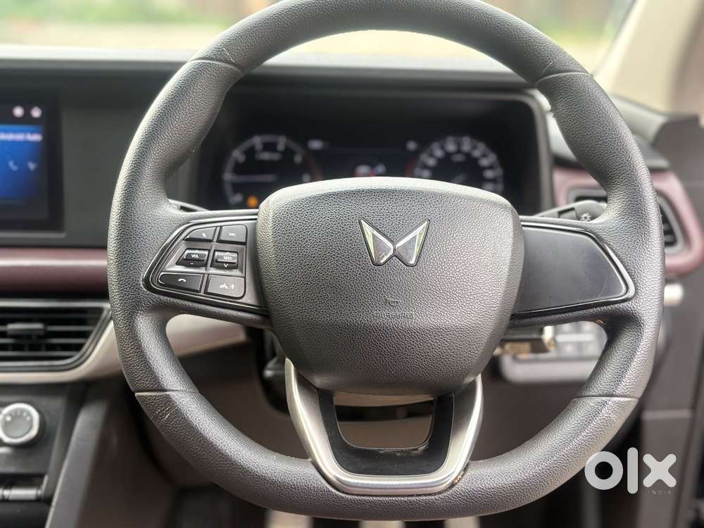 Mahindra Xuv700 2.2 Mx Diesel Mt 5 Str, 2022, Diesel