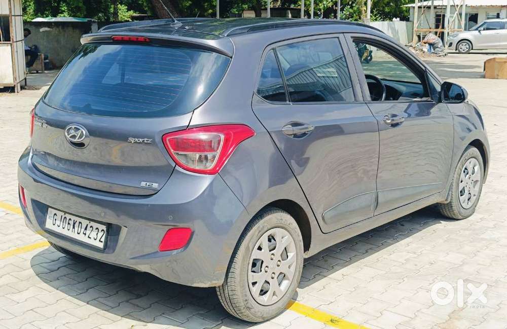 Hyundai Grand I10 Sportz, 2016, Petrol