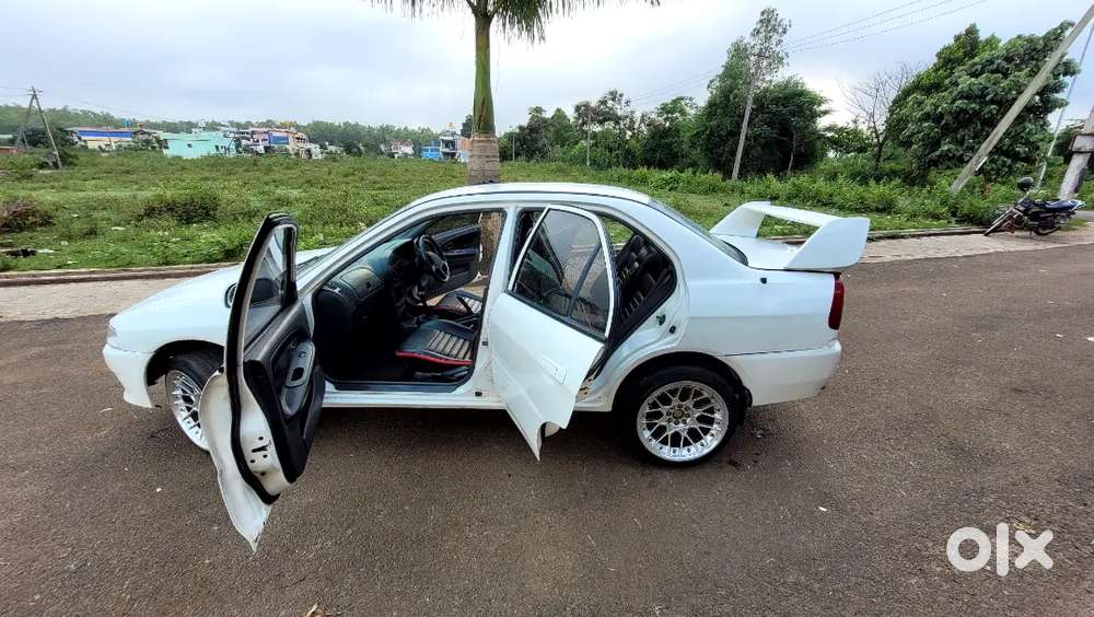 Mitsubishi Lancer 1.5 Glxi 2002 Model