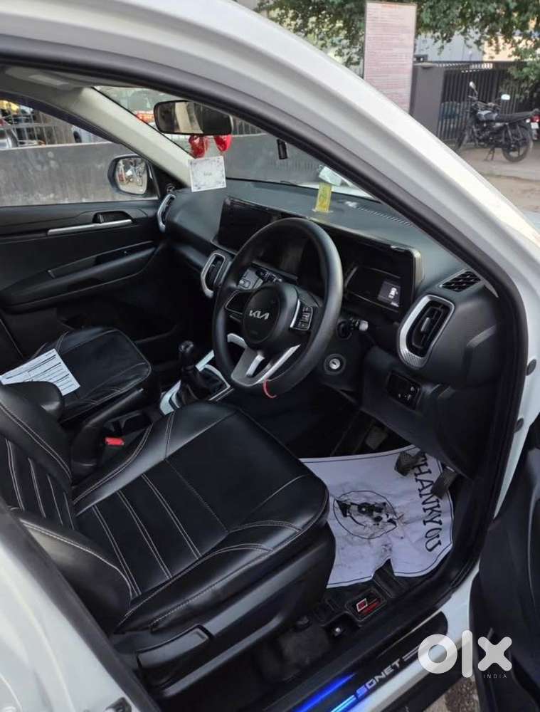 Kia Sonet Petrol 2023