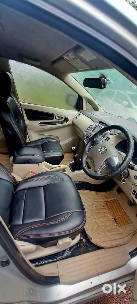 Toyota Innova 2.5 Z Diesel 7 Seater Bs Iv, 2014, Diesel