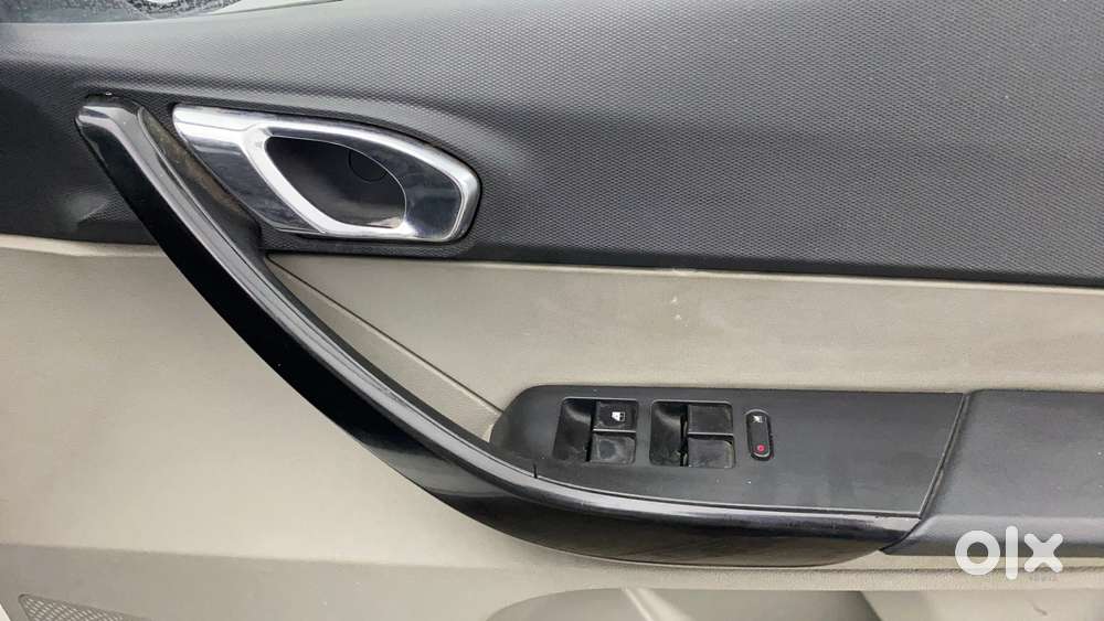 Tata Tiago 1.2 Revotron Xza, 2018, Petrol