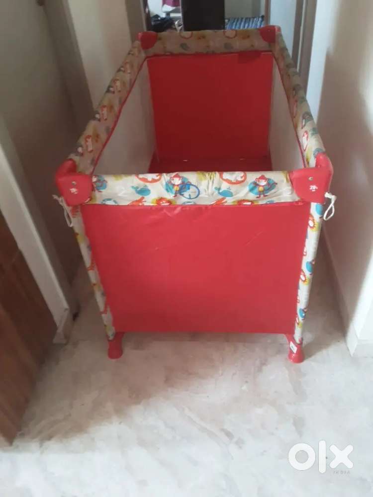 Baby Foldable cot available for sale at Hiranandani Estate Thane