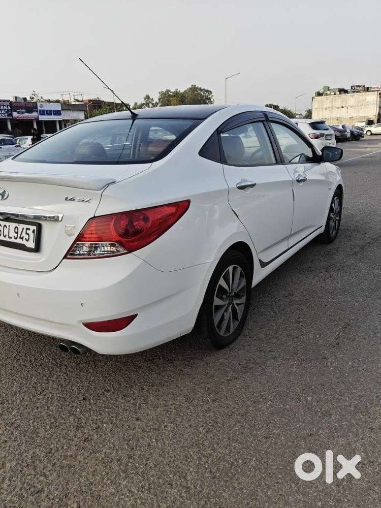 Hyundai Verna Fluidic 1.6 Vtvt Sx, 2014, Petrol