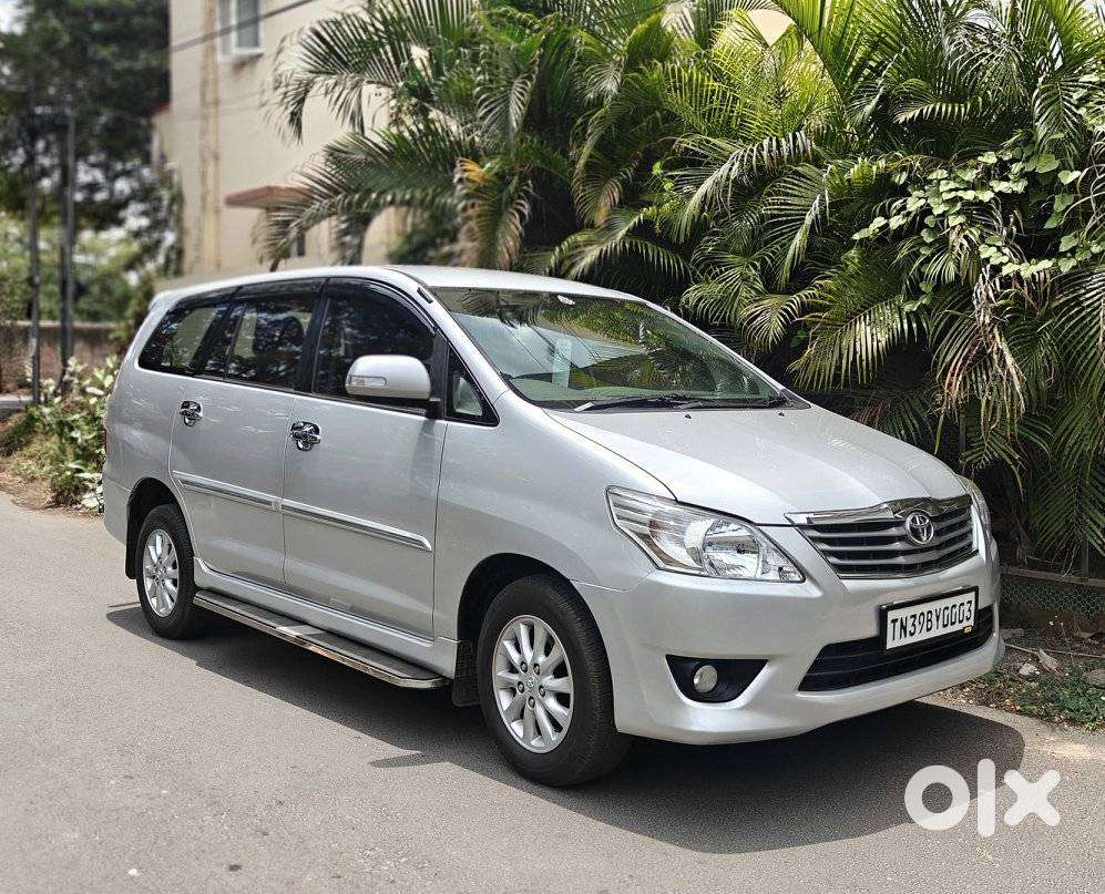 Toyota Innova 2.5 Vx (diesel) 8 Seater Bs Iv, 2013, Diesel