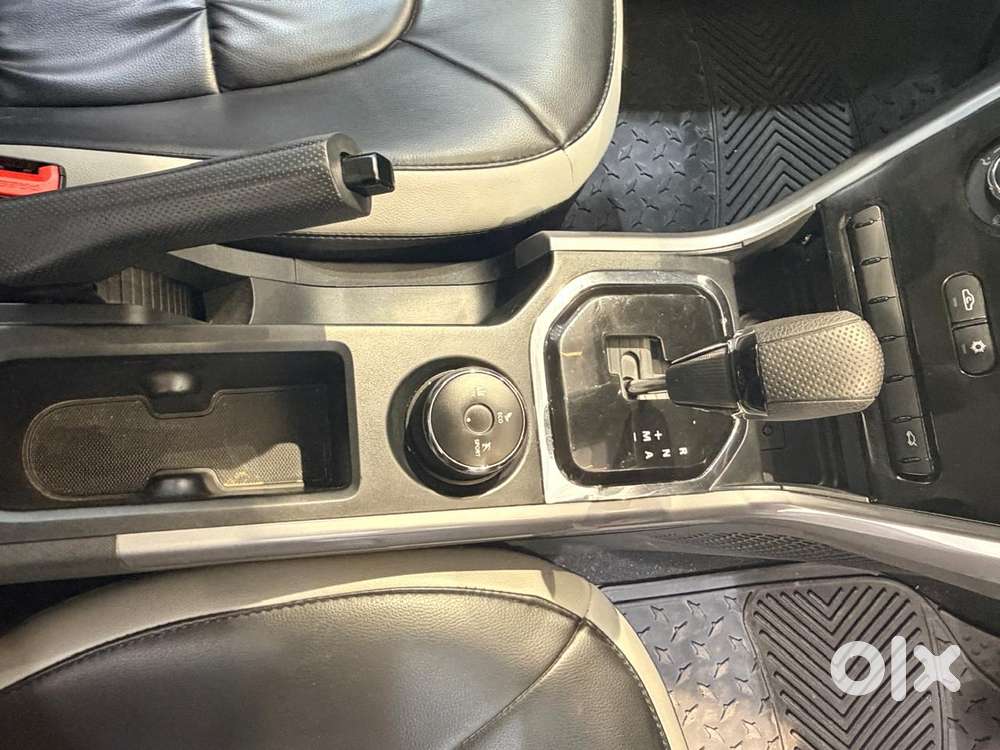 Tata Nexon 1.2 Revotron Xma Amt (s), 2023, Petrol