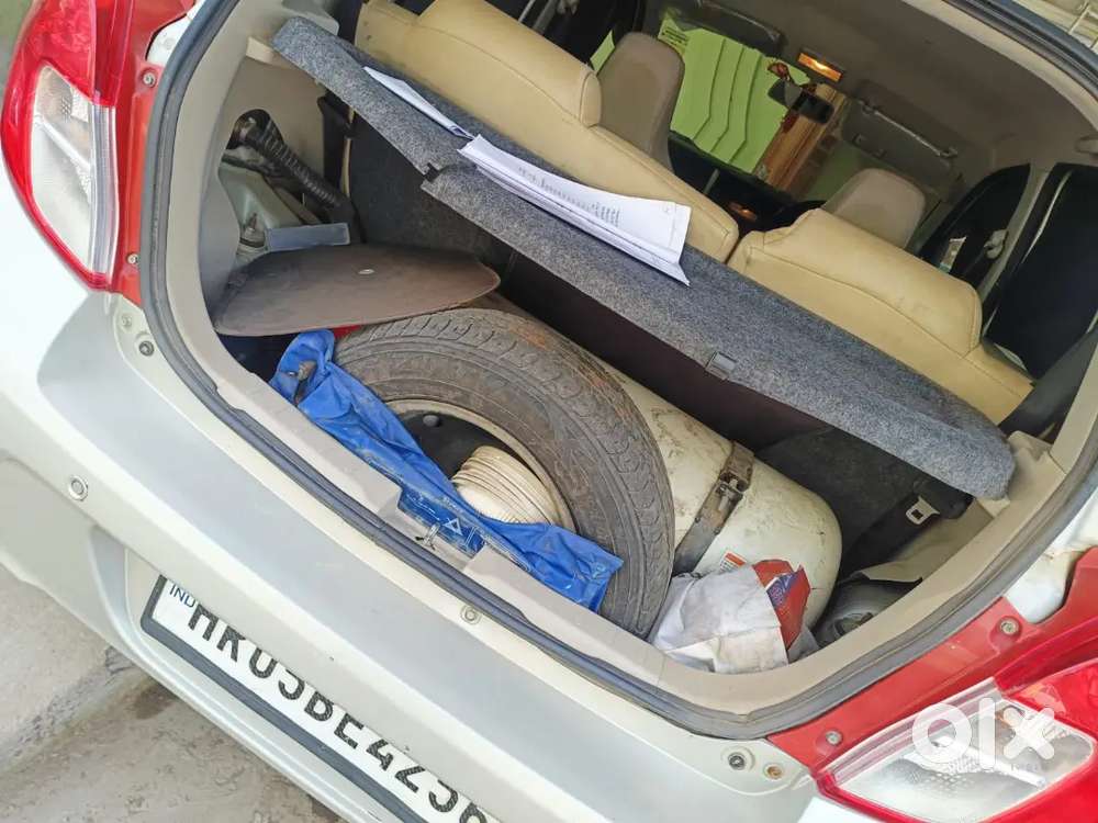 Very Good Condition. 4 Tayer New