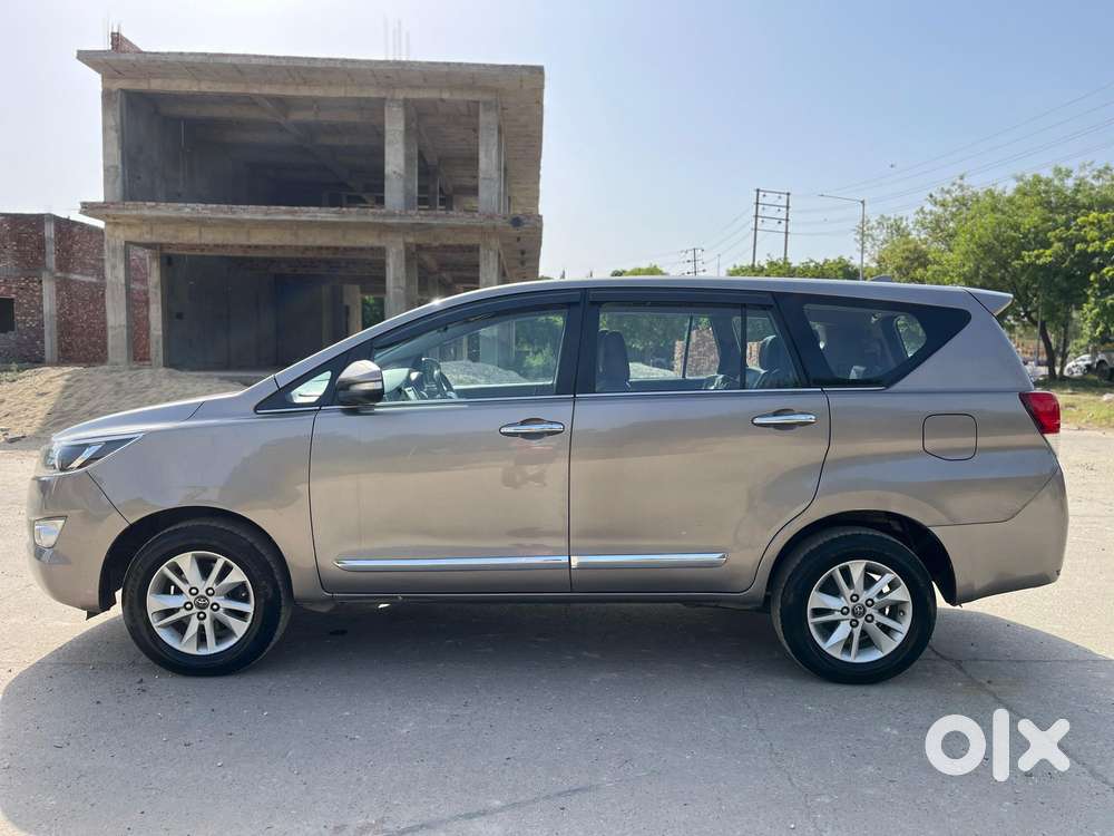 Toyota Innova Crysta 2.4 V 7 Str, 2016, Diesel