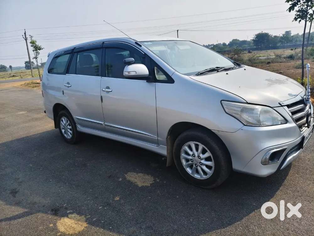 Toyota Innova 2.5 V 2014