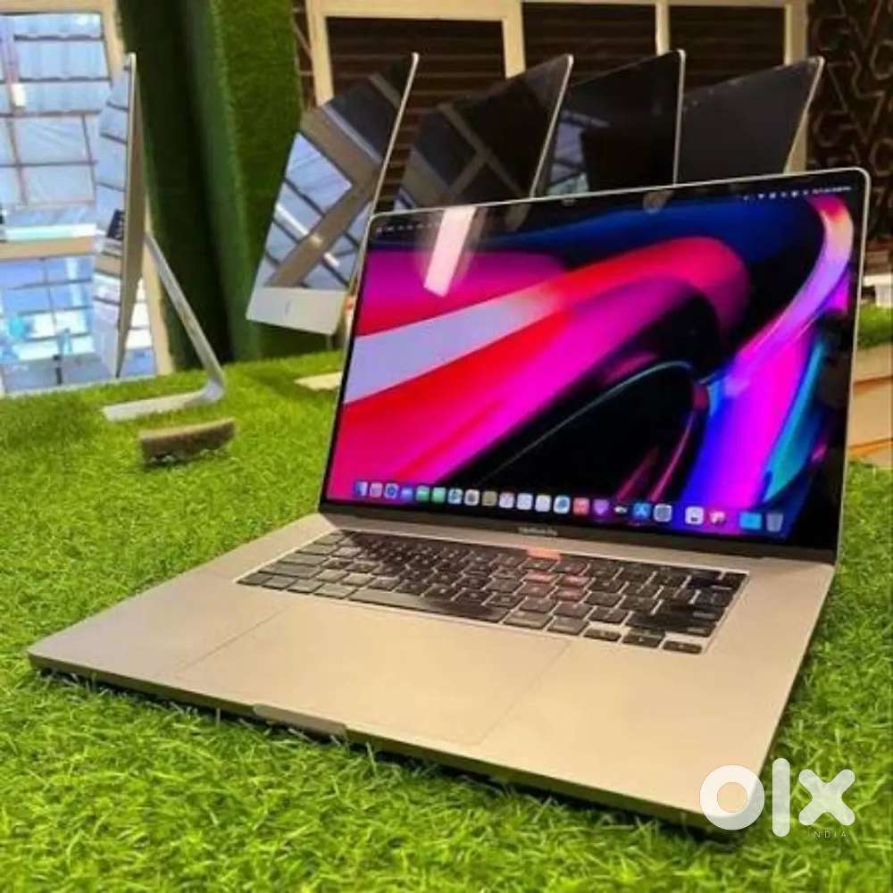 Macbook pro 16 inches 16gb ram 512gb sad,4gb dedicated graphic card