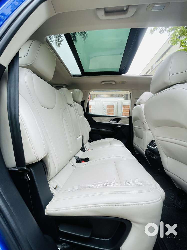 Mahindra Xuv700 2.2 Ax 7 Diesel At Luxury Pack Str Awd, 2021, Diesel