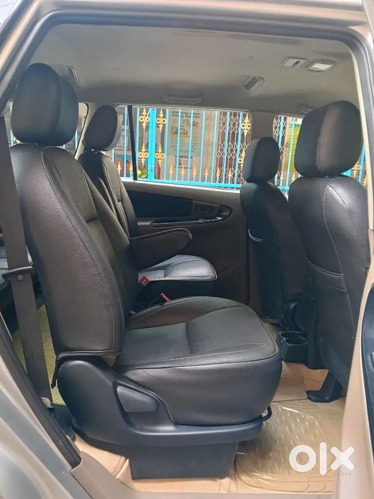 Innova 2.5 G Diesel Varaint