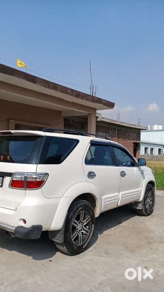 Toyota Fortuner 2010 Diesel 247000 Km Driven