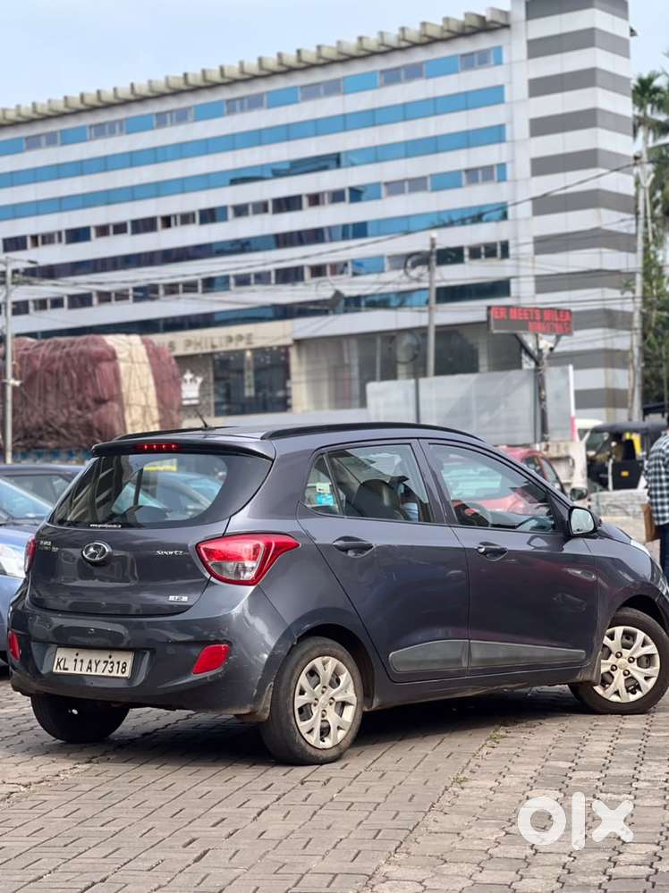 Hyundai Grand I10 Sportz, 2015, Petrol