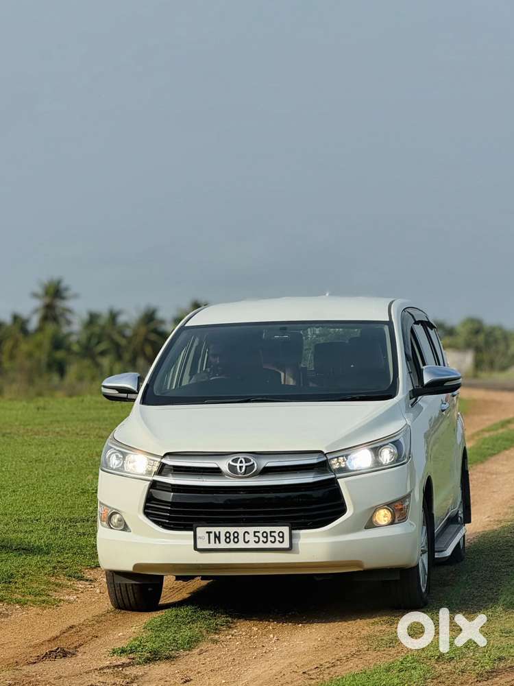 Toyota Innova Crysta 2.8z Automatic, 2016, Diesel