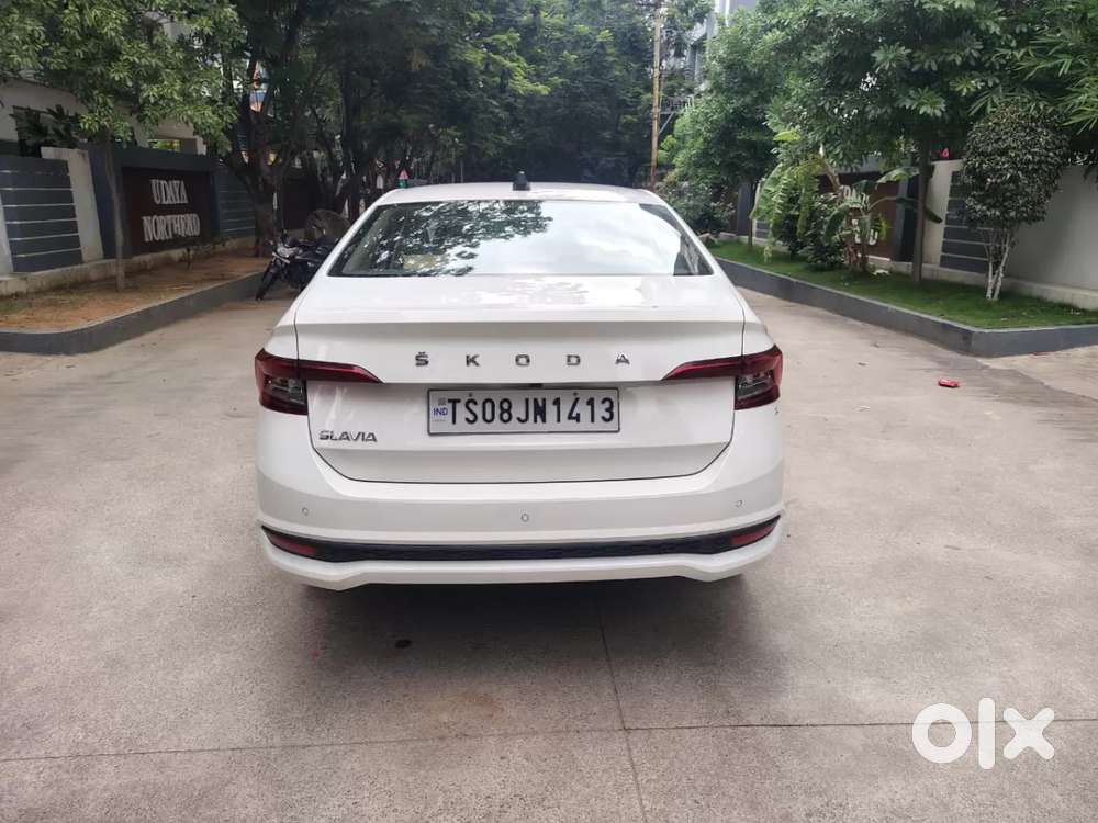 Skoda Slavia Ambition 1.0l Tsi At, 2022, Petrol